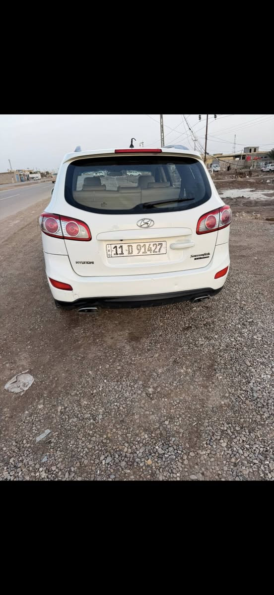 سنتافيه.   ٢٠١٢ 
سياره جديده بمعنى الكلمه 
محرك  ٦
سنويه جديده يعني سياره مصفره 
رقم بغداد مشروع وطني 
حداديه جديده 
السعر ١٤٥  وبيها مجال 
مكانها ميسان
***********
