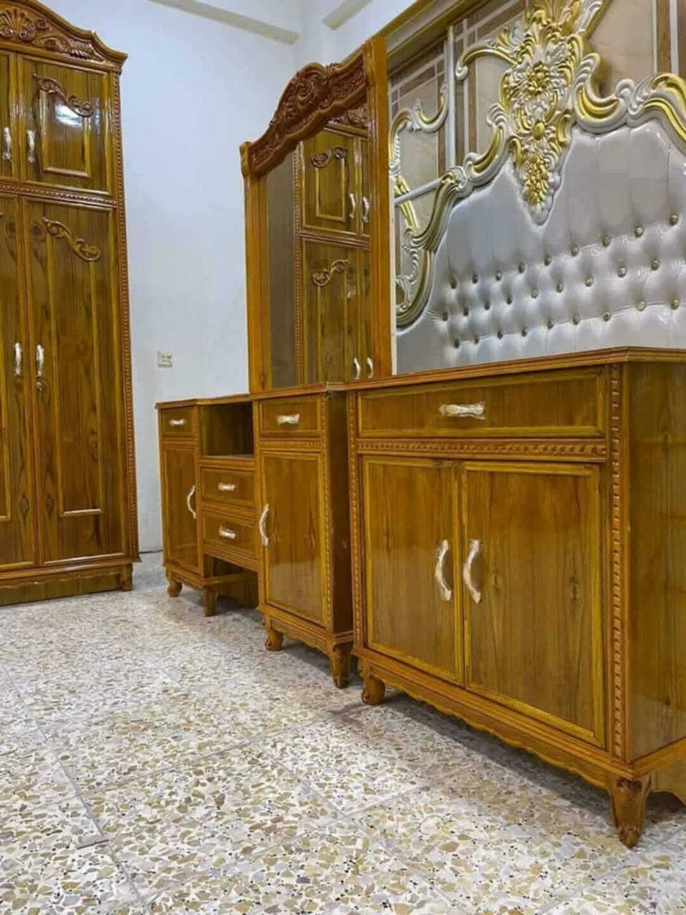 غرفه تكمه تفصال على يد نجار جديده وغير مستخدمه سعره مليون و200  مكان كربلاء متوفر نقل إذا مو خشب من هذا زين وتكمه مرجوعه ✨😎


**إذا كنت صاحب هذا الإعلان وتريد حذفه لأي سبب، رجاءا أرسل رسالة إلى الدعم الفني**