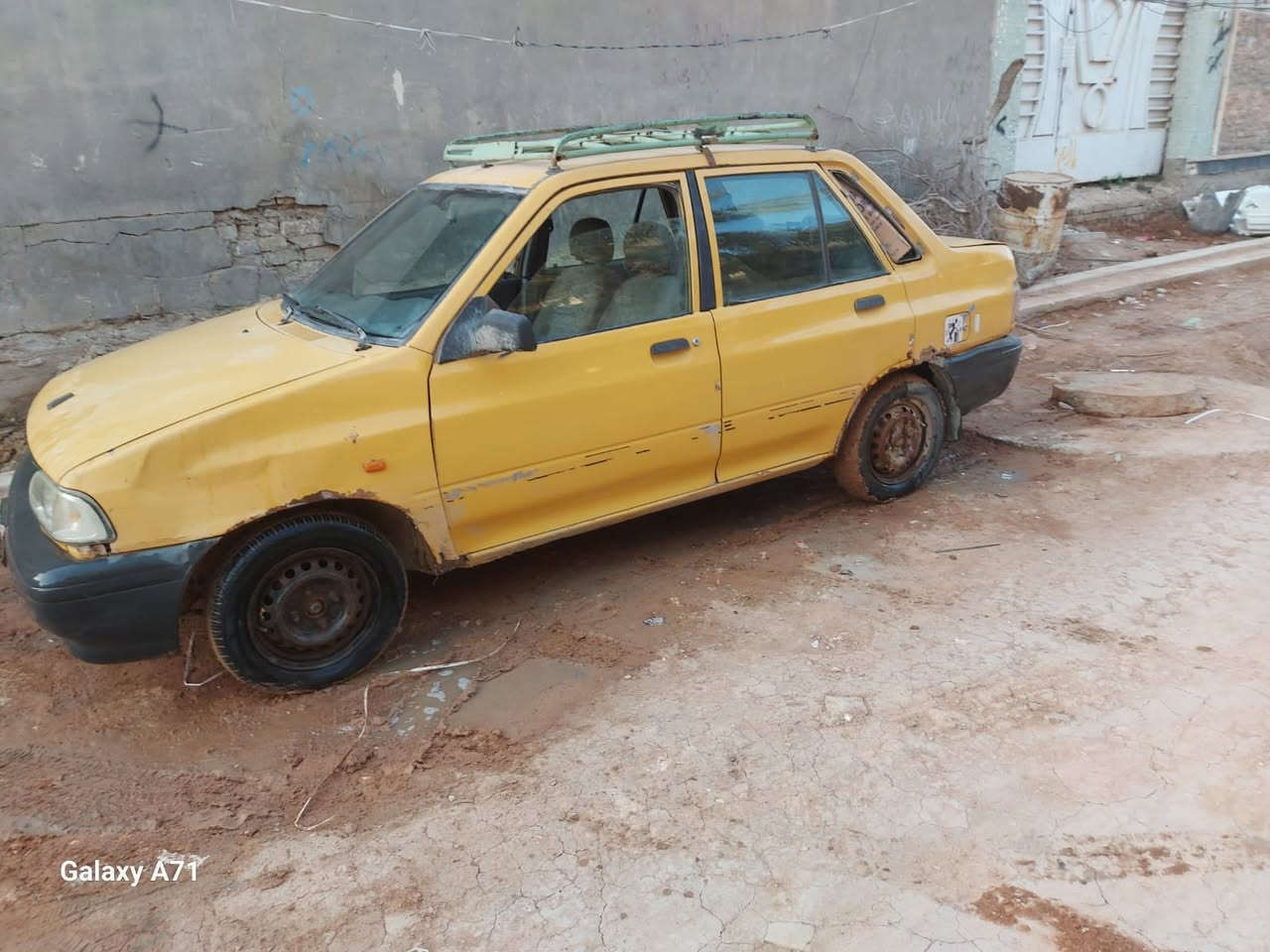 سلام عليكم سايبة للبيع موديل ٢٠١٢ مكينة وكير (برايد )عل شرط تخم تاير جديد وحدادية نضيفة معمرة تعمير وشواصي جديدة كهربائيات شغالة راعيه موجود هوه ومستمسكاتة ابيع بدون هيئة السعر ١٠ اوراق وبيها مجال قليل 
رقم الهاتف :***********
