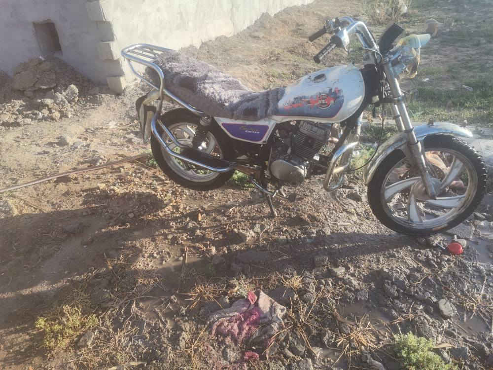 سلام عليكم دراجة جنى دبل ابلك شغاله سلف لايت محرك فول نضافه لبيع سعر 200 او بيه مجال لاتصال ***********

