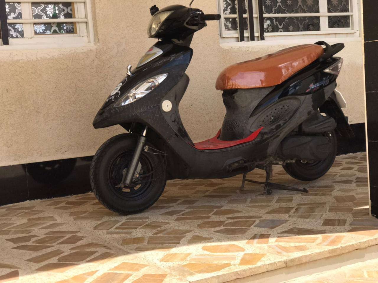 دراجة كامو ياباني نوزل كلشي ما مبدل بيهه بس محتاج واريد ابيع سعرها ٧٥٠ وبيهه مجال  ***********
