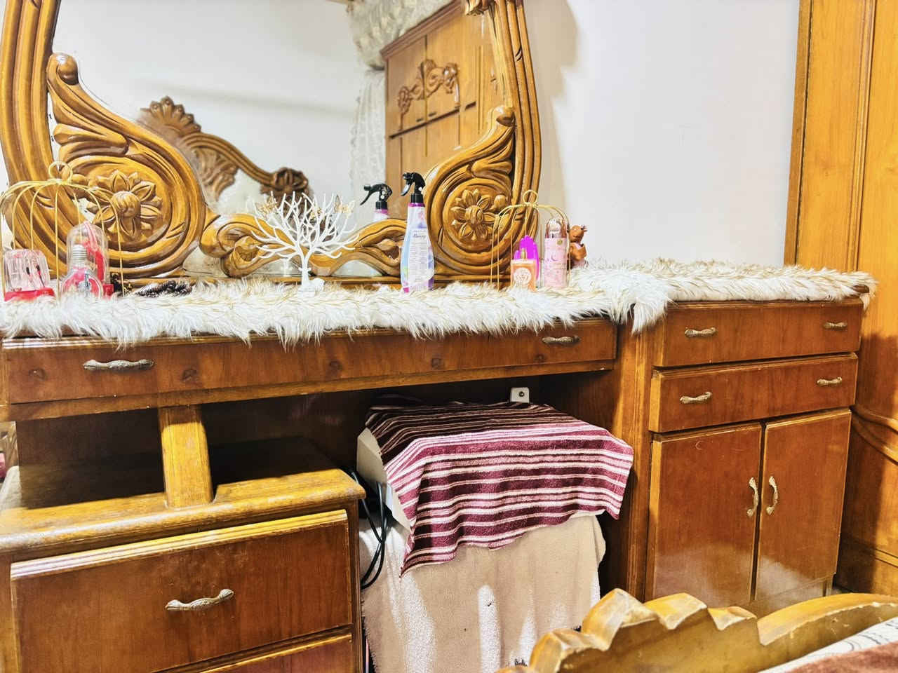 غرفه   البيع مكاني موصل لأيسر سعر ٧٥٠
خاص مفتوح 
***********
النضافه كدام عين ❤️‍🔥🫵
