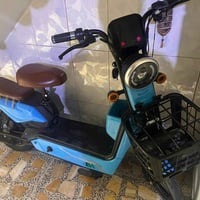 للبيع دراجه شحن ب 200  سرعتها 45  تمشي 35 كيلو   بيها بصمه و سويج و قف...