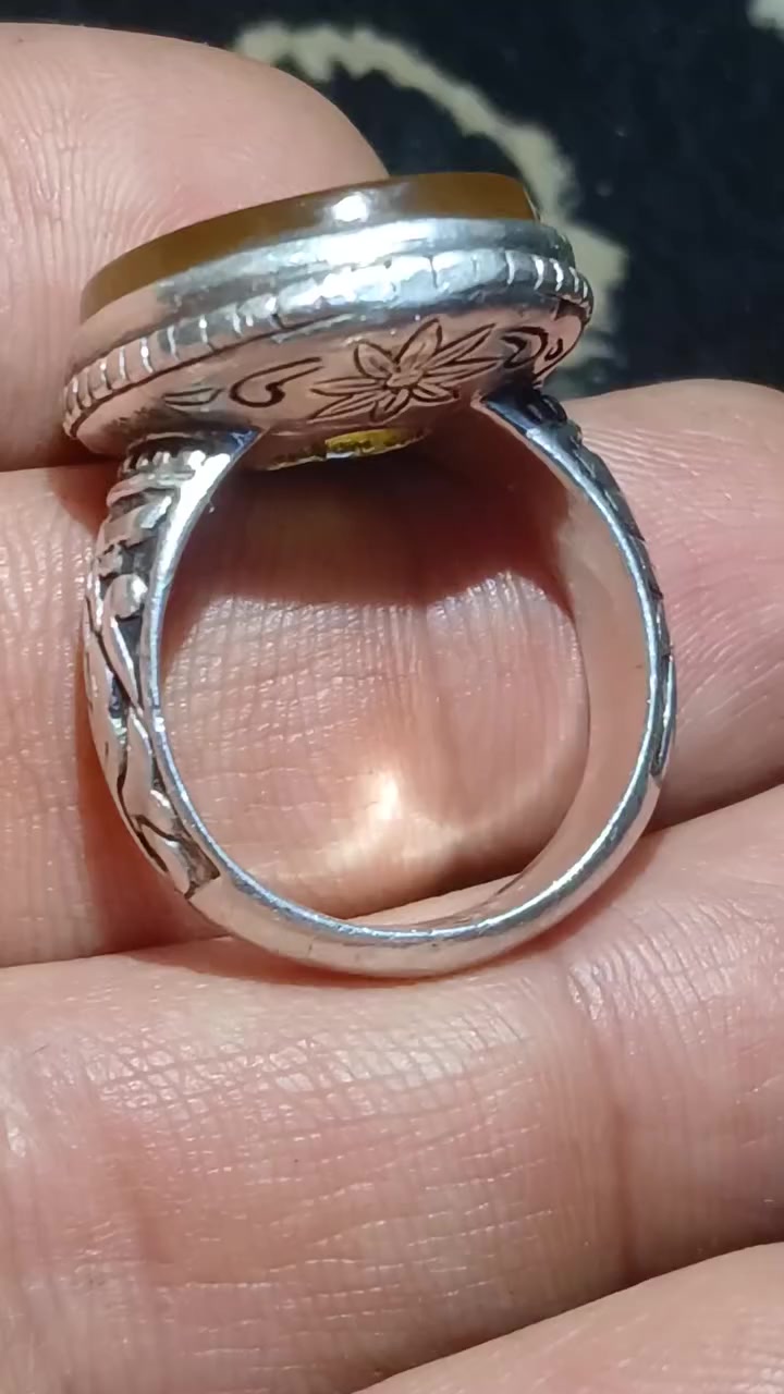 عقيق يماني مشروط صياغة يدوية ثقيلة السعر خاص


**إذا كنت صاحب هذا الإعلان وتريد حذفه لأي سبب، رجاءا أرسل رسالة إلى الدعم الفني**