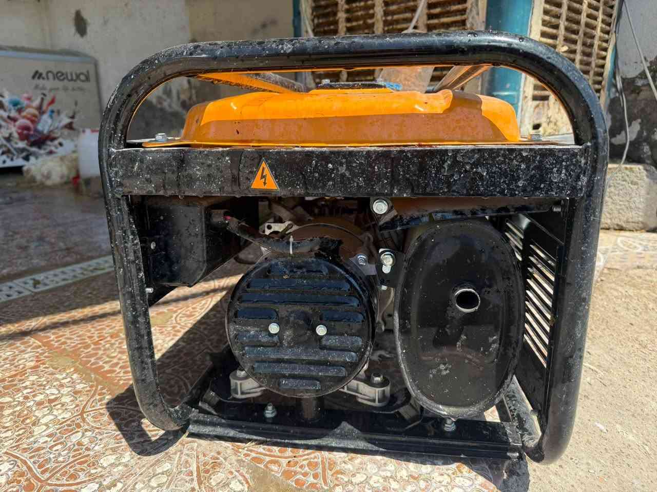 للبيع جديد ما مستخدم فقط ساعتين مشتغل
السعر

300 الف وبي مجال.  ***********
