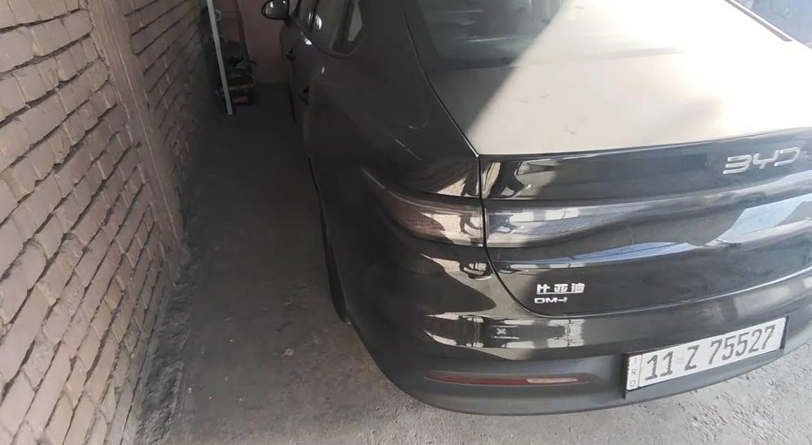 السلام عليكم
Byd seal 05 للبيع
مواصفاتها المعروفة شاشة تحكمات نظام ذكي السيارة بعدها ماشية بس ٢٥٠٠ كيلو غراضها كاملة وياها ارضيات الفوم والعدة كلها وياها شاحنة اصلية بدون ايرث وايرليس تنربط على التلفون بيها طخة صغيرة بالجاملغ الايسر الامامي السعر ١٨ مليون
للتواصل واتساب ***********
