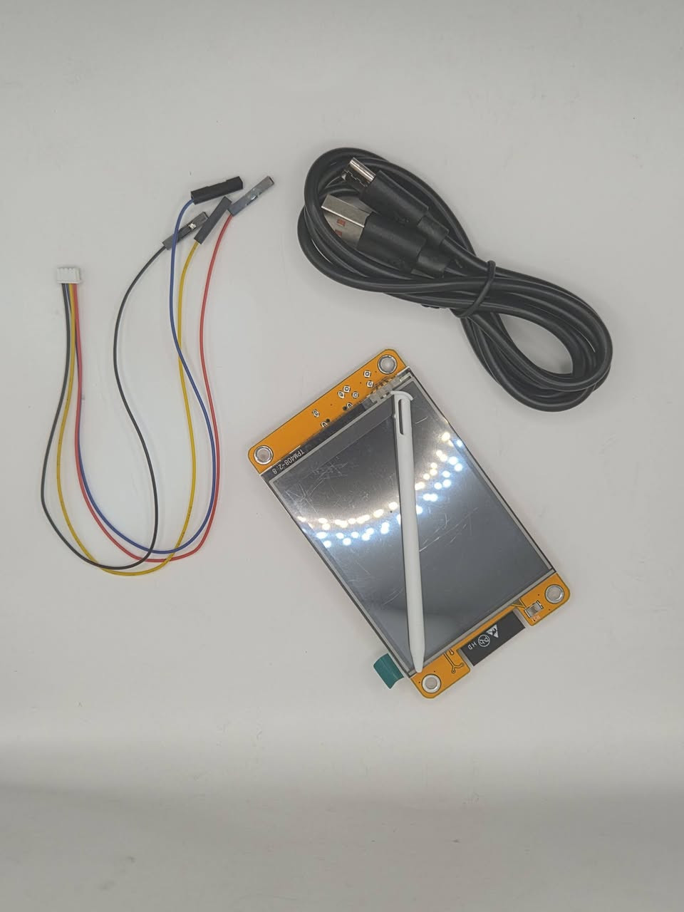 🚀 وصلت الآن لوحة ESP32 CYD بشاشة لمس 2.8 إنج
(Cheap Yellow Display - CYD)

📦 الكمية المتوفرة: 10 قطع فقط

إذا كنت مبرمجًا أو مهندس إلكترونيات أو مختصًا بالأمن السيبراني، فهذه اللوحة تعتبر من أفضل الخيارات لبناء مشاريع احترافية بتكلفة منخفضة.

✅ أهم المواصفات:
🔹 معالج ESP32 ثنائي النواة بسرعة تصل إلى 240MHz
🔹 Wi-Fi + Bluetooth مدمجان
🔹 شاشة TFT ملونة 2.8 إنج تعمل باللمس
🔹 دقة 320×240 بكسل
🔹 ذاكرة Flash بسعة 4MB
🔹 تعمل مع Arduino IDE وESP-IDF وPlatformIO وLVGL
🔹 منافذ GPIO متعددة لتوصيل الحساسات والوحدات الخارجية

🎁 مع كافة الملحقات وجاهزة للبرمجة مباشرة.

💡 أهم المشاريع التي يمكن تنفيذها:
🔸 واجهات HMI صناعية احترافية
🔸 أنظمة المنزل الذكي (Smart Home)
🔸 شاشات مراقبة وإنترنت الأشياء (IoT)
🔸 التحكم بالمحركات والروبوتات
🔸 Wi-Fi Scanner وتحليل الشبكات
🔸 Network Intruder Watch لمراقبة الأجهزة المتصلة بالشبكة
🔸 لوحات معلومات (Dashboards) تفاعلية
🔸 أدوات تعليم واختبار لمهندسي Cyber Security وتحليل شبكات Wi-Fi بشكل قانوني داخل بيئة الاختبار المصرح بها

📩 الكمية محدودة (10 قطع فقط)، احجز قطعتك الآن قبل نفاد الكمية.

#ESP32 #CYD #CheapYellowDisplay #Arduino #LVGL #IoT #EmbeddedSystems #CyberSecurity #Programming #Electronics


**إذا كنت صاحب هذا الإعلان وتريد حذفه لأي سبب، رجاءا أرسل رسالة إلى الدعم الفني**