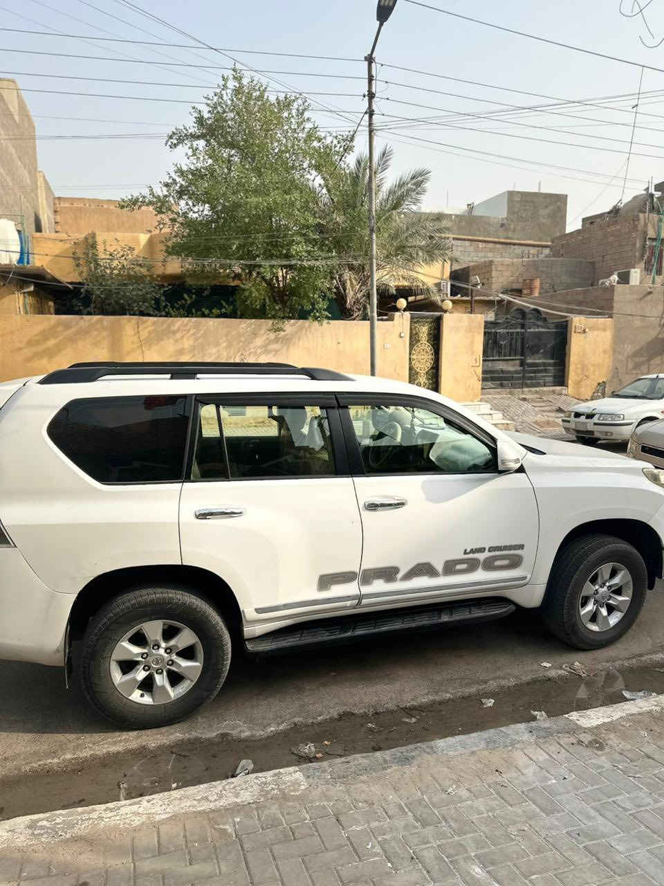 برادو موديل 2011 TXكويتي
رقم جديد بصره 
سونار موجود
محرك  كفاله
گير.  كفاله
6 سلندر  محرك 4000
لون ابيض
 دبل تانكي 
طخم تاير جديد
العنوان البصره 
السعر220  بيها مجال قليل
***********
