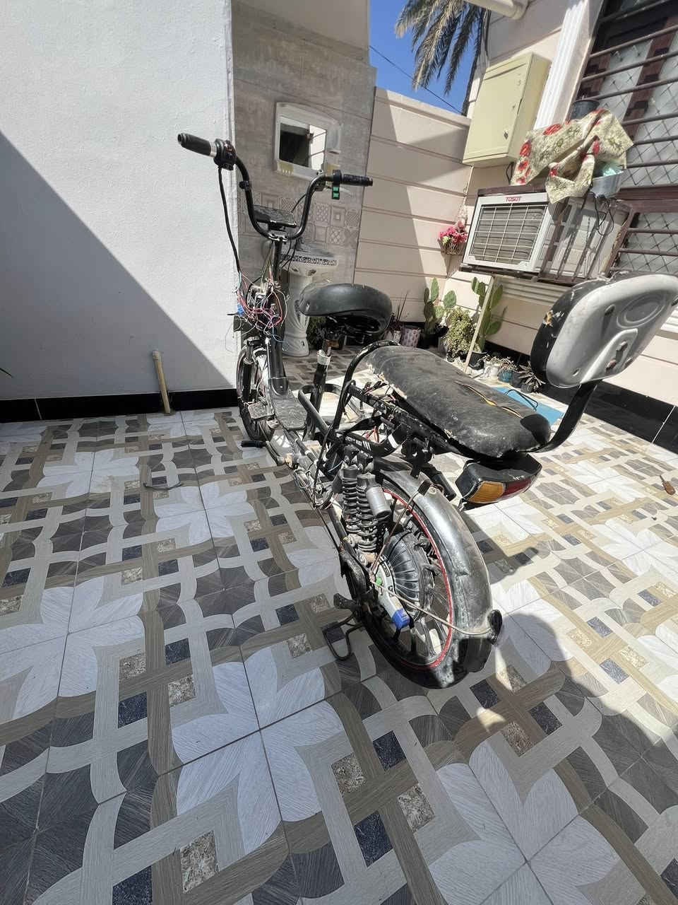 سلام عليكم باسكل شحن ((كوم حديد)) وياله كلها شغاله تايرات جدد شاشه شغاله سكليتر بس يرادله عقل ابيعلك كوم حديد سعرا ٥٠ الف قفل قفل مكاني ديالى بعقوبه ***********
