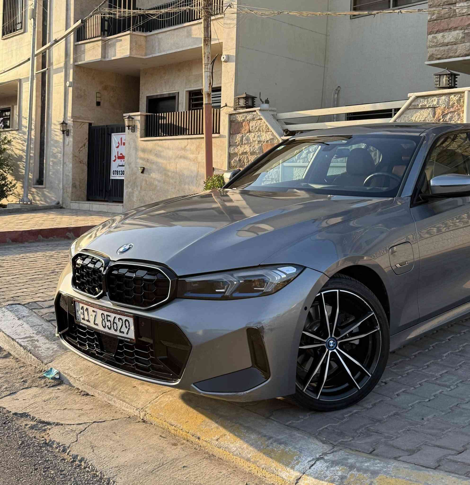 السلام عليكم . 
للبيع : 330e 2023 Mpackage
عداد المسافه : 30 الف 
الضرر : فقط تبديل بنيد اثر طخه بخشم البنيد 
بدون لغود بدون شواصي بدون ايرباك كله كفاله 
السياره فول مواصفات 
توقف ذاتي ، رادارات ، نقط عمياء ، كاميرا امامي + خلفي . 
وبعد بيهه هواي 
مابيهه اي نقص وكامله 
مكاني المنصور الداوودي 
رقم ***********
