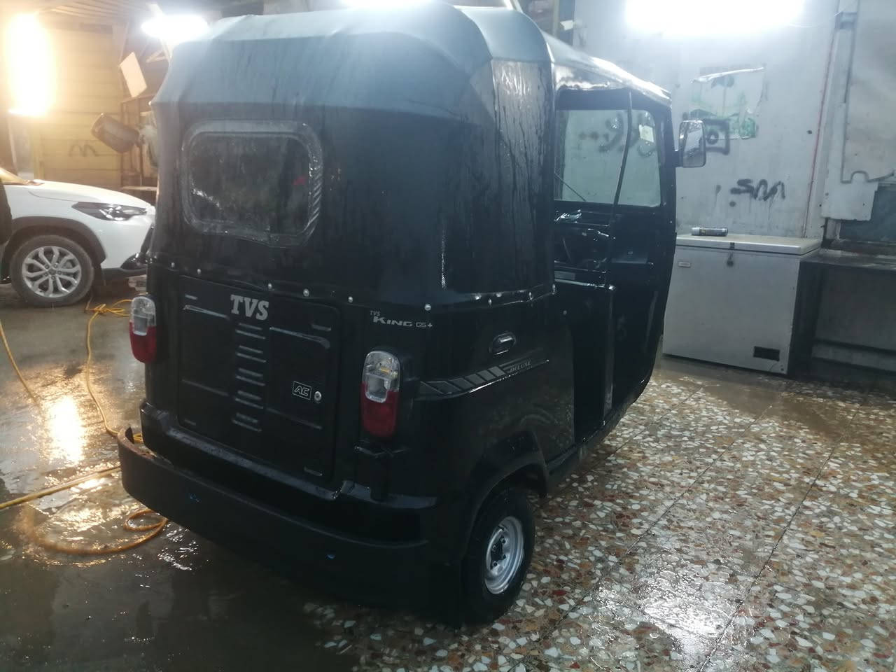 موديل ٢٠ صبغ عام جماله فقط كفاله من ضربه أوراق كامله اصليه سعر ٣٨٠٠ مكان بياع *********** او ***********
