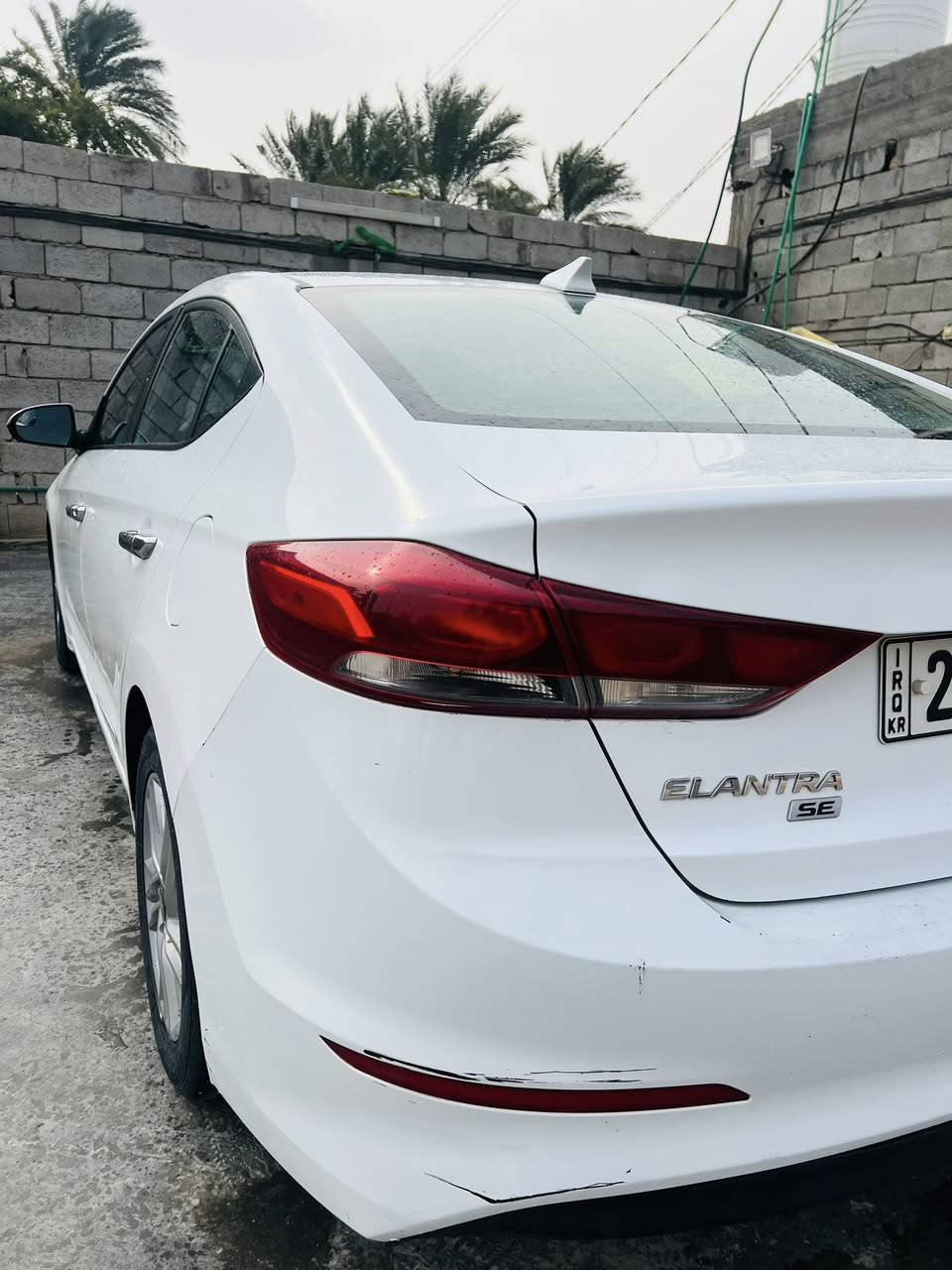 السلام عليكم للبيع
النترا 2017 وأرد امريكي 
بيهاا قطعتين صبغ بدون دواخل باب وجاملغ 
والبنيد ممصبوغ مضروب فابلون  موجوده صور الحادث بالمنشور وسونار هم موجود بالمنشور تبريد تدفئه كله شغال مناقصها كلشي السياره بس بيهاا هبة بخار للأستفسار 
***********
