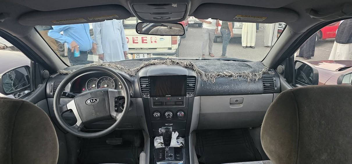 سورنتو 2007 رقم كركوك سنوية وهزه جديد لحد 2029 
 *بطاقة بانزين بيها     
* محرك ٦ سلندر محرك وكير بلادي جديد لا صرف ولا بخار
* تبريد شغال ثلج تدفئة شغاله...
* ضرر ثلاث قطع جامرلغات اثنين وبنيد صبغ فقط من دون تبديل...
* ملاحظات بس بيها جلح فقط بالسقف... بونيد وجمارلغ ما مصبوغ زين..
شاشة ايباد وكاميرا فول اوتوماتيك وتحكمات بالاستيرن
سعرها 69 ورقة وبيها مجال قليل
*********** كركوك, العراق
