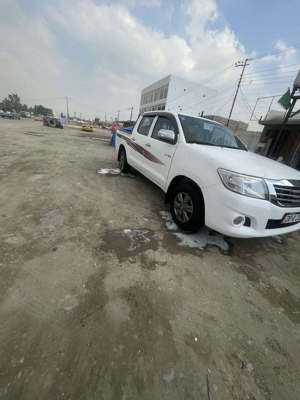 سلام عليكم للبيع بيكم فلاونزه موديل 2012 رقم ديالى دولي تحويل مباشر مكان السياره بغداد كير اوتماتيك محرك ما مفتوح بلادي لا صرف ولا بخار السعر 158 وبيهه مجال للاستفسار ***********
