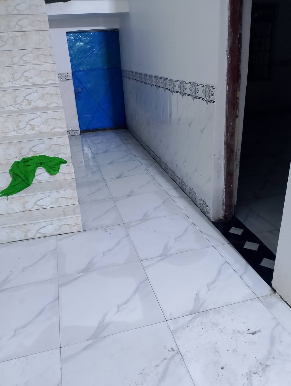 عمي سلام عليكم تطبيك درجة ولىه سراميك انسب السعار  
بل يوميه او بل متر 6 رضي جداري  رقم ***********
