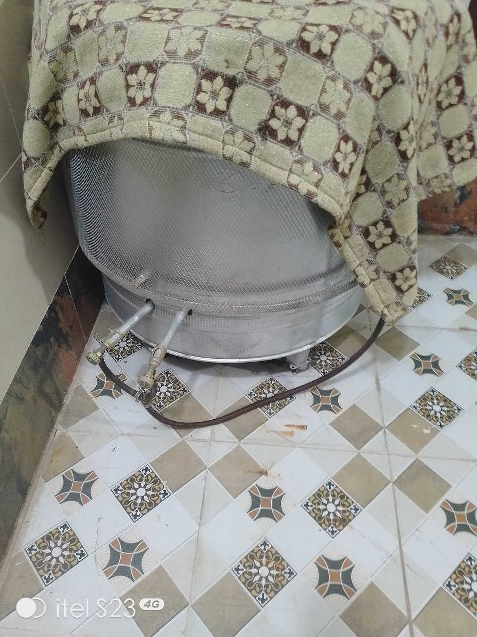 ،،،،للبيع،،،
تنور غازي حجم كبير استخدام قليل على خبز 
أي استفسار اتصل ***********
