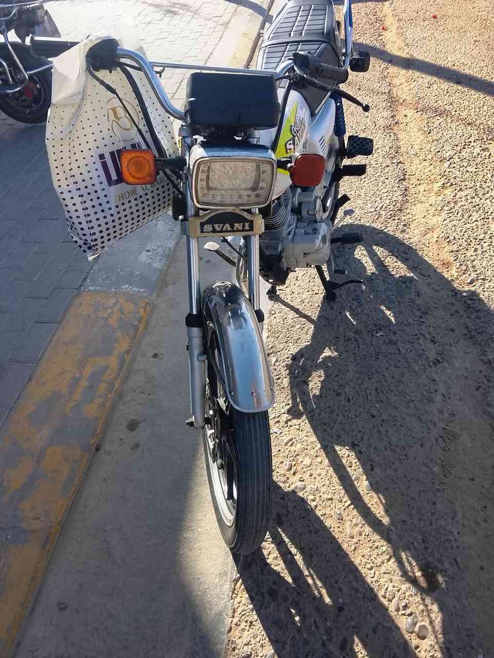ماطور سيفان مويدل ٢٠ شغال من كلشي سعره 450 بي مجال لشراي،***********
