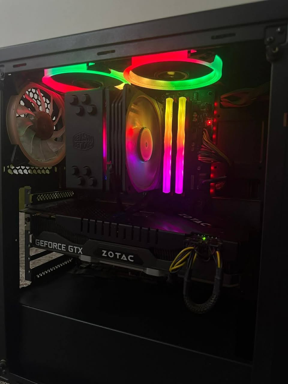 سلام عليكم تجميعه نظيفة وتشغل كل الالعاب بسلاسه كارت شاشه ب ٣ مراوح
 كسر سرعه معالج تكدر CPU : i5 9600k + cooler master fan
GPU : Zotac GTX 1080ti extreme Edition 11GB 
RAM : 16gb 2x8 3200HZ RGB
M.B : msi Z390 gaming plus
P.S : 750W RGB
HARD : 1tb + 256 SSD Kingston  
CASE : Sama
مكاني بغداد جميلة الأولى
تواصل واتس اب ***********
السعر 750الف
