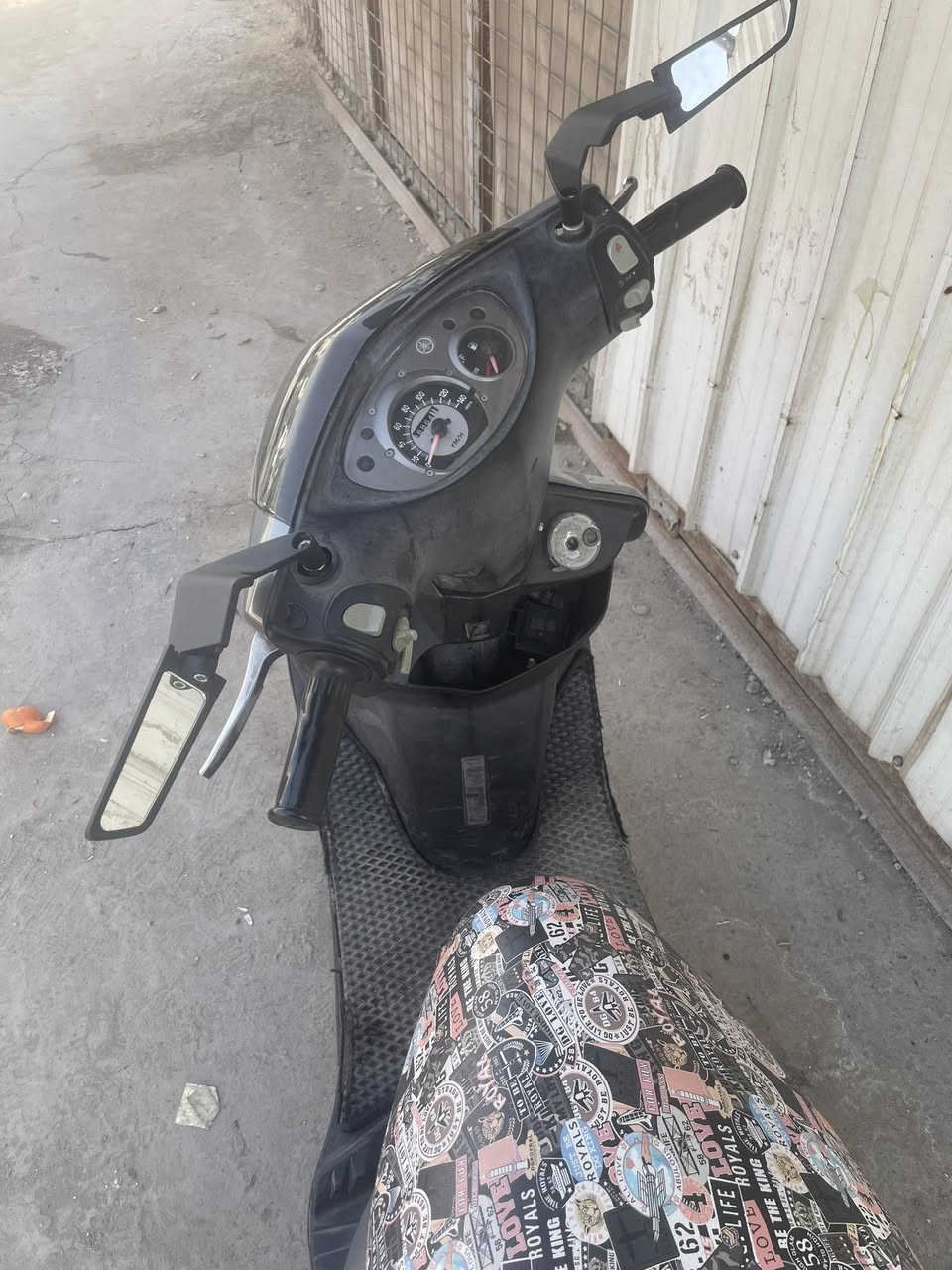 السلام عليكم ماكس ثعلب  اي نقص مابيها كامله مكفوله كله مصاله ٥ اشهر من نزلته رمبه ٨٠٠ وبيها مجال  *********** حي جهاد
