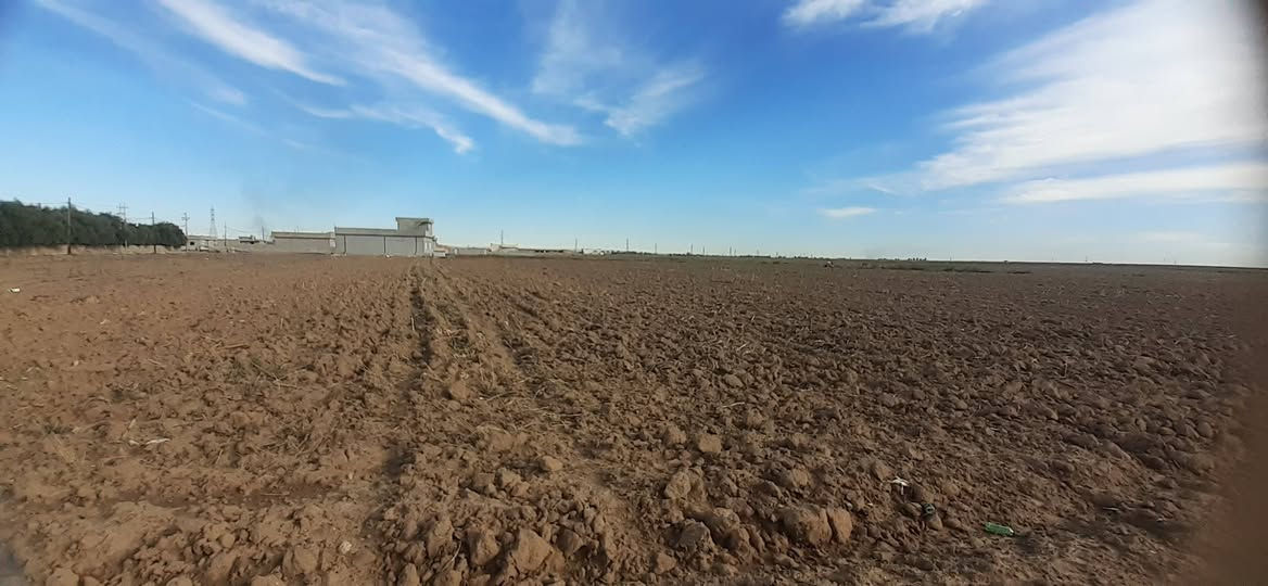 السلام عليكم
عندي 3 دوانم وربع للبيع زاعيه+سكن وتوجد في منتصف القريه موقع مناسب متوفر كامل خدمات ماء وكهرباء وتبليط موقعه: كركوك-قره تبه
 والاستفسار
***********
