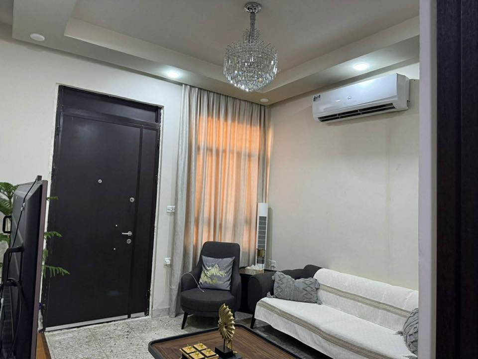 دار للبيع 50 متر
الواجهه 5.5 النزال 9.13
بناء جديد
البناء درجه اولى 
ابواب تركي
باب خارجي قاصه
شبابيك المنيوم +ابواب المنيوم
بيت موصفات راقيه جدا
شارع تبليط 
الموقع الدوره زراعي الكوخ شارع الزهور
مقابل محكمه الدوره 
للاستفسار الاتصال***********
