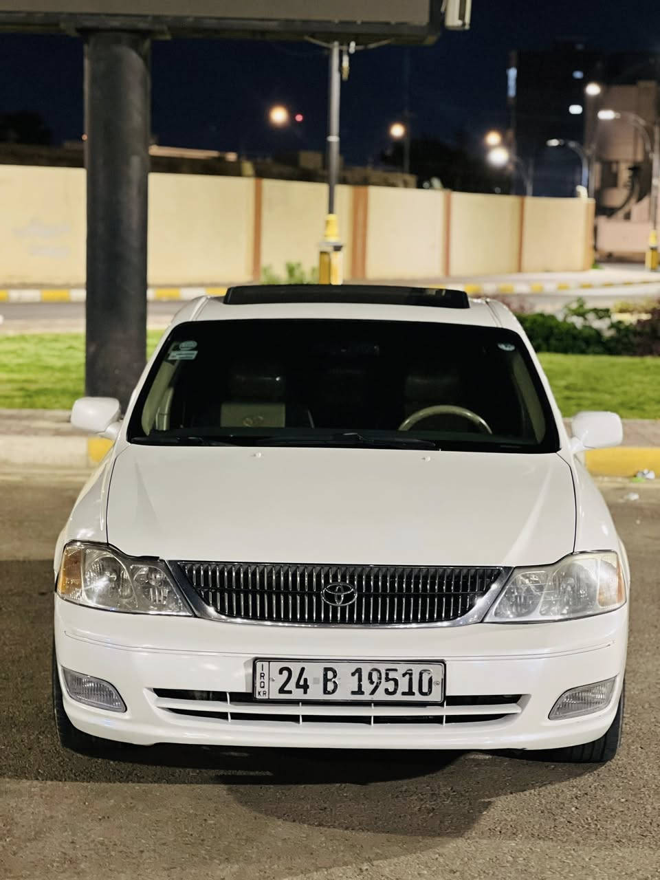 السلام عليكم 
تويوتا افالون 2000 امريكي فول مواصفات 1/1 xls
السياره جديده جدا مكينة جديده مكينه 6 سلند 3000 
السياره بيها كم مكان صبغ قماره مكفوله لا شاصي ولا لغد 
منظومة تبريد جديده راديترات جديده ادامة كامله على المكينه 
تخم تاير جديد حداديه جديده 
مواصفات السياره 
-فتحة سقف طكتين 
-كشنات كهرباء 
-كشنات تدفئه 
-كشنات خزن 
-سستم سماعات jbl مع دمام
-مثبت سرعه 
-شاشة معلومات بلاديه 
-كاميرا خلفيه 
-داخل مغلف جلد 
مكان السياره الانبار الرمادي 
سعر السياره 95 ورقه وبيها مجال 
رقم الهاتف ***********
