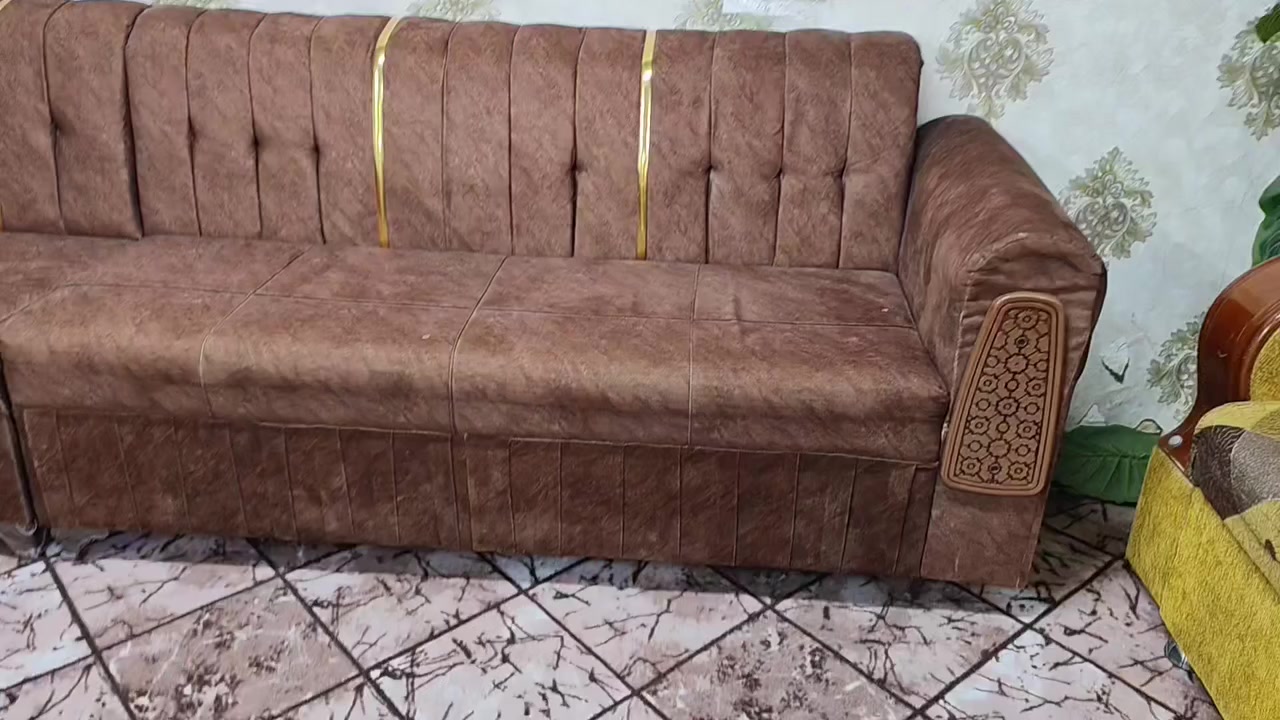 ديوان 14 مقعد تسكام بلوك اسود حيل نضيف مابي اي ضرر السعر 300 العنوان الكاضميه يوجد توصيل بكروه ***********
