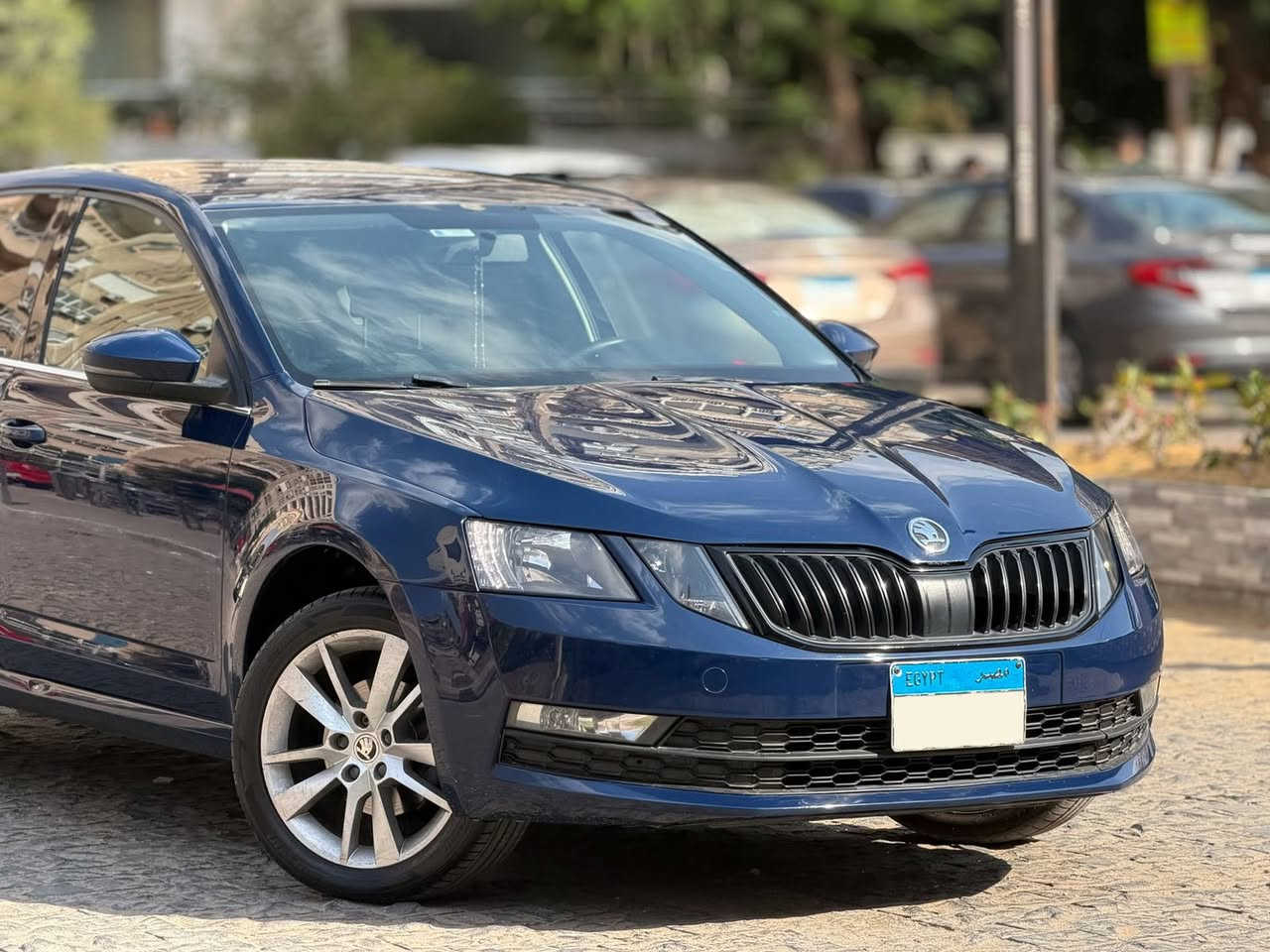 سكودا A7
2018
عداد ١٦٠ الف 
صيانات توكيل كلها بالفواتير 
فبريكة بالكامل ماعدا رفرفين 
٤ فرد كاوتش جديد 
مرايات ضم 
مرايات ترحيب 
مانع تصادم خلفي 
كاميرا خلفيه 
مثبت سرعه 
مالك اول من الزيرو
بطارية جديدة 
رخصة سنة 
متاح تقسيط بنكي وشركات 
الاستفسارات:01155718073


**إذا كنت صاحب هذا الإعلان وتريد حذفه لأي سبب، رجاءا أرسل رسالة إلى الدعم الفني**