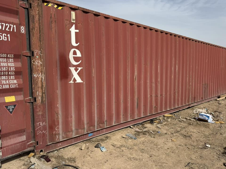 على بركة الله للبيع حاويات طول 12 متر وارتفاع 290 سم (العالية ) بدرجة نظافة ممتازة المكان الحلة والسعر مختلف حسب نظافة الحاوية ***********
