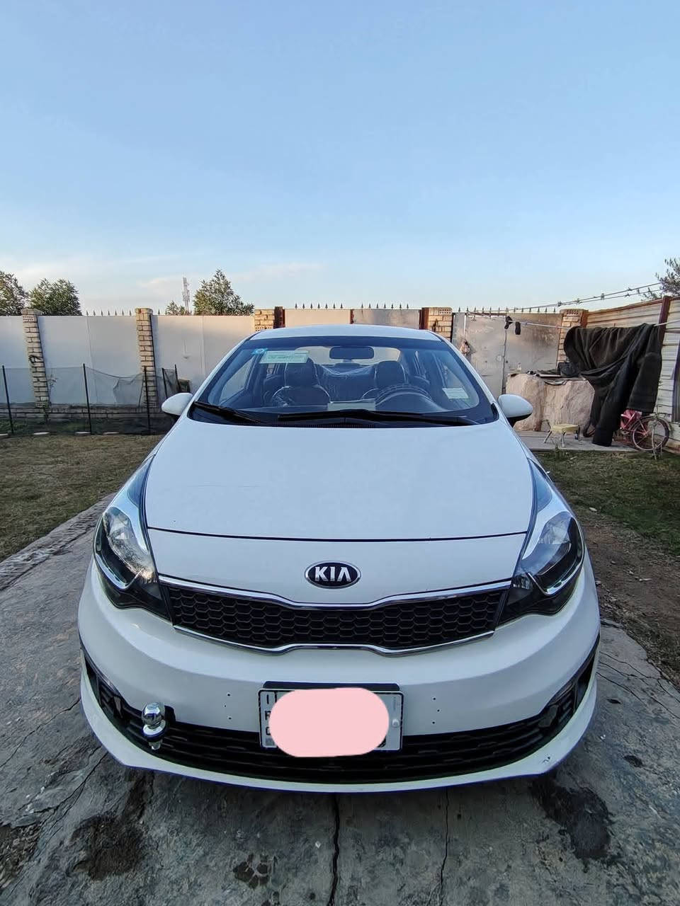 السلام عليكم ورحمة الله وبركاته
ريو موديل 2016 خليجي رقم بغداد جديد الانكليزي كتلوكات الشركة، بأسمي وسنويتها لحد ٢٠٢٩، ماشية ١٣٨ السيارة بيها صبغ جاملغ أثر شخوط وليس ضربة بدون دواخل فقط والباقي كفالة (سونار مرفق مع صور السيارة) السيارة على وضع الشركة جاهزة مجهزة تبريد ثلج، تخم تاير، تدفئة ممتازه، فووول مواصفات عدا الفتحة (ال٢٠١٦ مايجي بي فتحة) 
ملاحظة/السيارة بيها طكطكه بالصدر الأمامي فقط
السعر ١٠٧
***********
