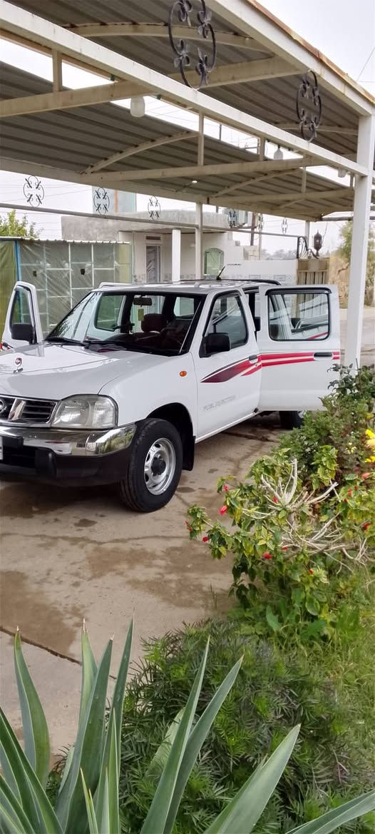 السلام عليكم بيكم دبل قمارة نيسان موديل 2008 سيارة نظيفه كلش مابيه ضربه سياره بلاديه فقط مكانت بسيطه تكحيل وبارد قليل مكاني صلاح الدين بلد ***********
