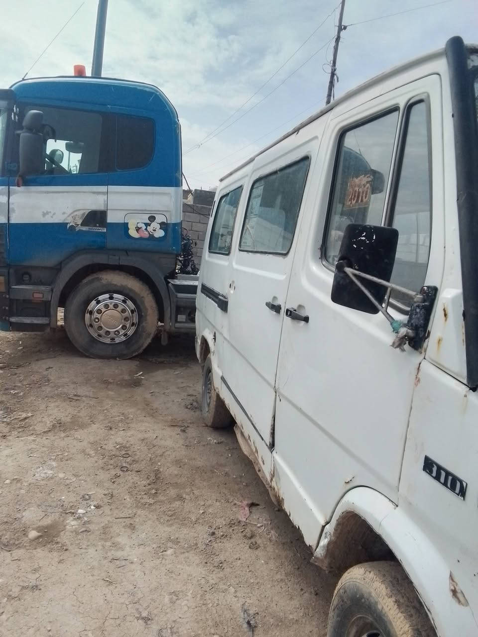 مارسدس بزون موديل 91 محرك سنتانه مصفره مرور جاهزه الشغل رقم ديالى
مراوس.  بتكتك باجاج ***********
