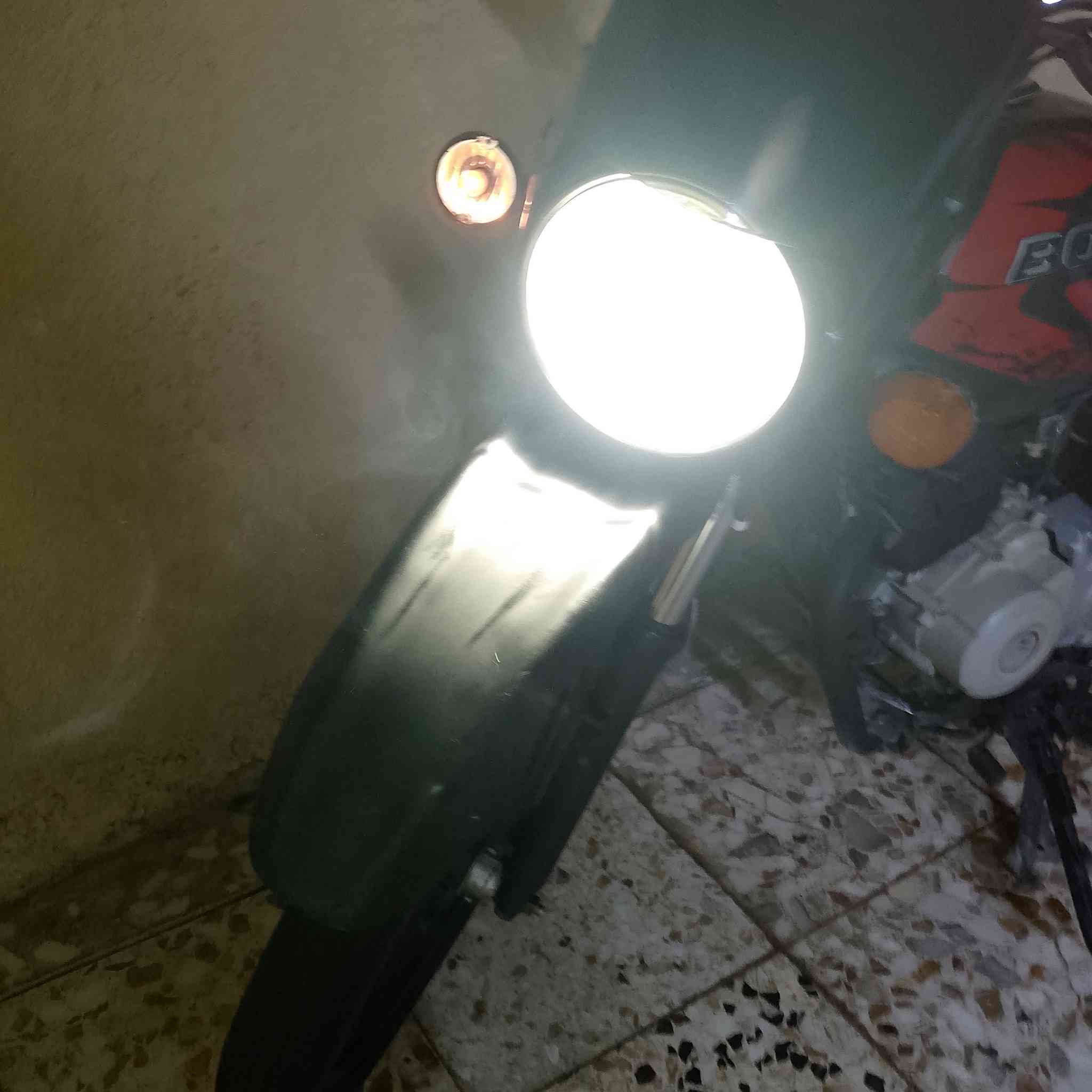 درجه بوكسار مرقمه موديل21 درجه خير من الله لا تنقيص لا تبخير مكينه ما مفتوحه بيه نوقص مثل قمجي سرعا و اشاره  وحده بس عطله وشيال مال مكينه يردله تبديال  ابيع عل حطه  بقيا بس عل رقام تستلمهن  سنويه موجوده ريده ب 1700 بيه مجال قليل حك الجايه ***********
