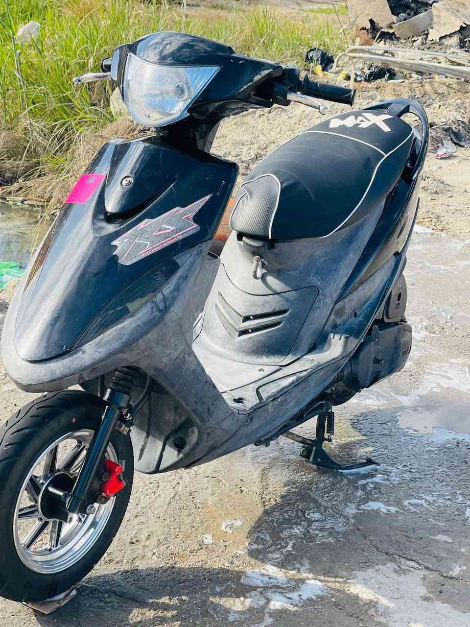 ماكس عدله حاويه ما مفتوحه وشرط كلشي شغال السعر 850 والسوك كلشي بي ***********
