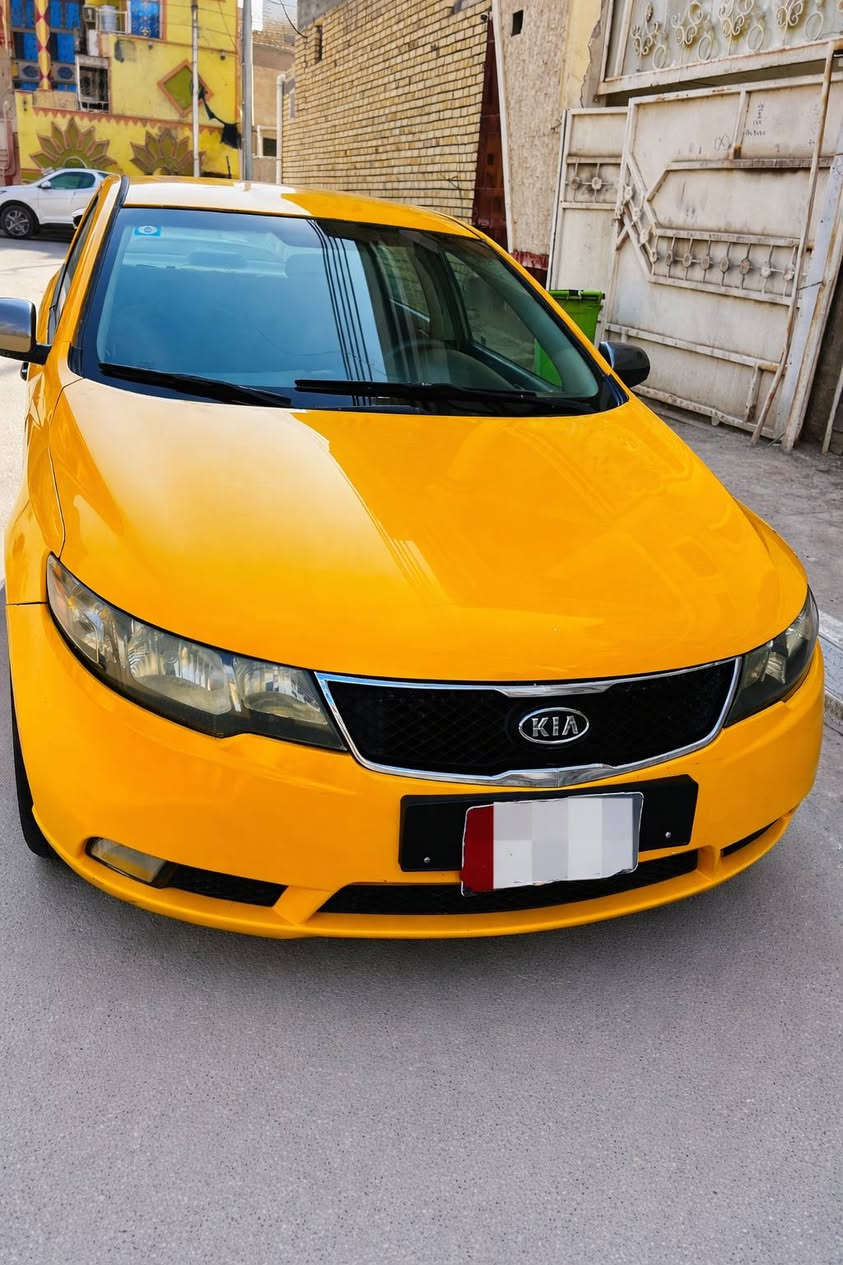 السلام عليكم......
سياره فورتي للبيع موديل 2013 

بأسمي سنويه انكليزي 

طخم تاير جديد 

حداديه 60%

باقي التفاصيل اتفضل خاص ***********

السعر / 90 وبيه مجال للشراي !
