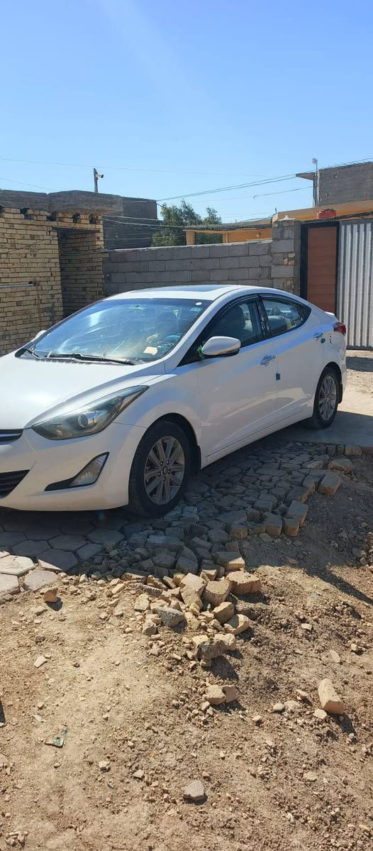 سلام عليكم لنتر ليبع موديل 2015خليجي
 سياره فول موصفات ما عده البصمه 
مكفوله من لضربه ولتبديل بيه ربع من لبنيد صبغ ولباقي
 كفاله عامه شخط مابيهه شرط سونار  سياره جديده معنه الكلمه 
تبريد ثلج تخم تاير حداديه جديده 
رقم بغداد تحويل ثاني يوم مكانه السياره كوت 
***********
