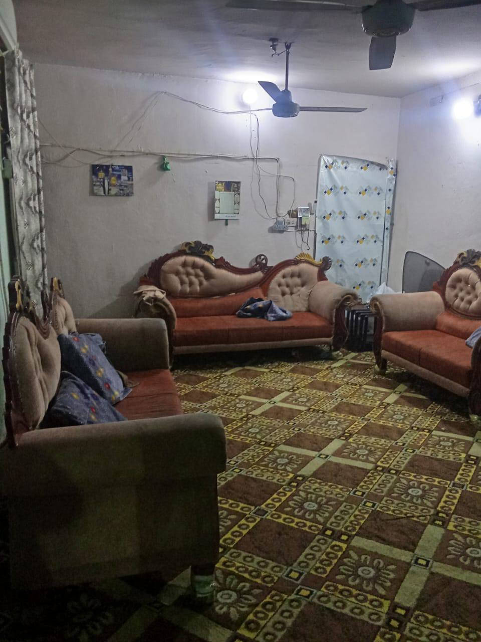 السلام عليكم بيت للإيجار سعره ٤٠٠
مساحه ١٠٠م  يحتوي على غرفه نوم واستقبال ومطبخ وصحيات موقعه الشرطه الرابعه نهاية شارع  البالات للاستفسار‏‪***********‬‏
