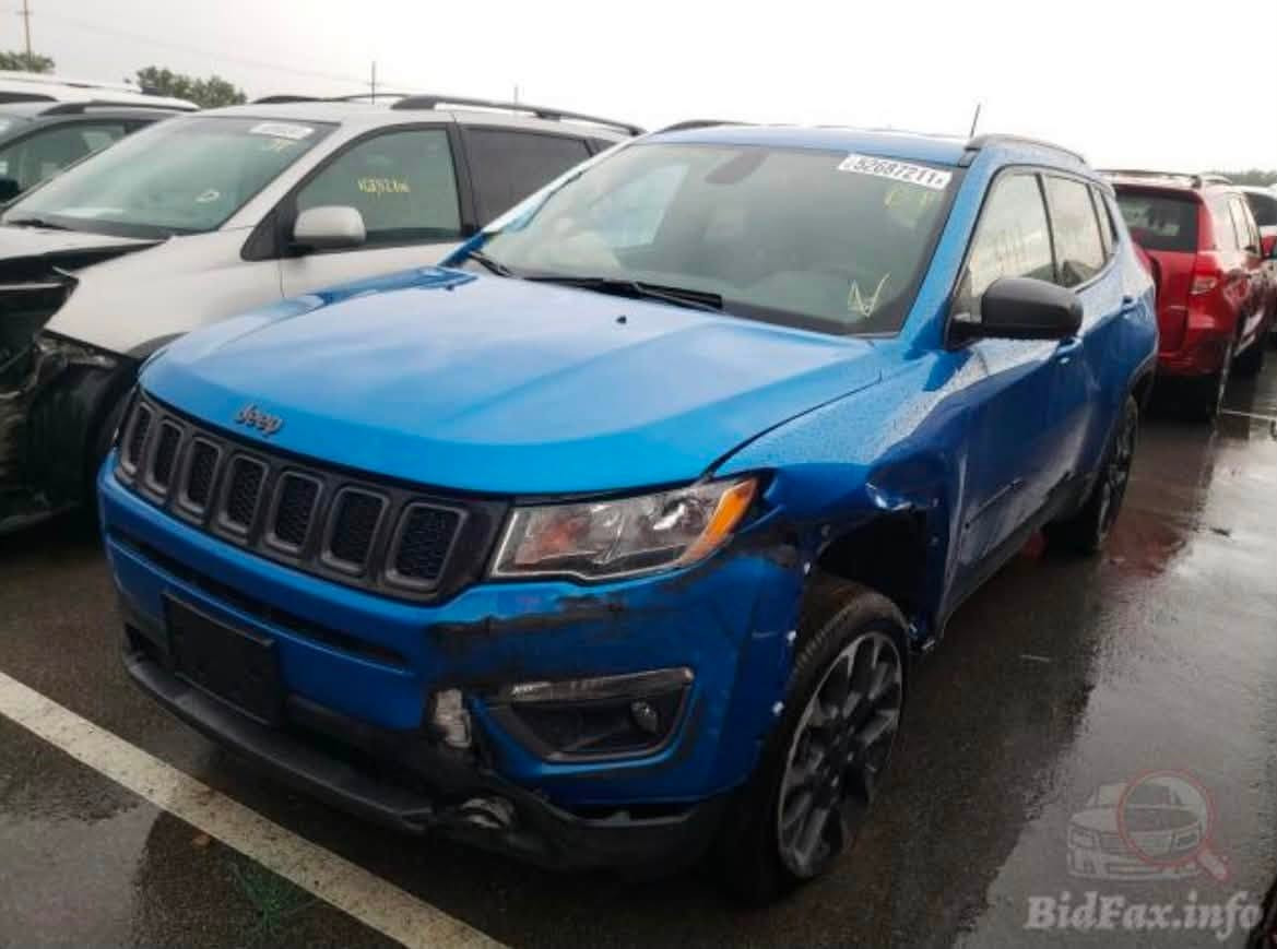 جيب كومباسLimited.  2021 وارد أمريكي 
رقم اربيل سنوية بأسمي
 الموصفات :
تشغيل عن بعد 
ماشيه  37km فقط يعني 23ميل
بصمه + بيبان دخول ذكي 
كشنات جلد كهربائي 
مثبت سرعه + قياده ذاتيه 
4 مودات قياده 
كأمراه دوراه 360ْ درجه  
دشبول لونين 
اوتو ستوب 
شاشه كبيره 
هندبريك اوتو 
تحكم ستيرن جهتين 
تبريد قطعتين 
فور ويل 4*4   
الضرر :كما موضح بالصور
السعر : 135 وبيهه مجال 
العنوان: بغداد حي الجامعة
التواصل :***********
