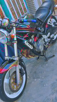 باندة ربع دراجه خير من الله نظافه ومكينه نظيفه وممدود عليها صبانه مابي...