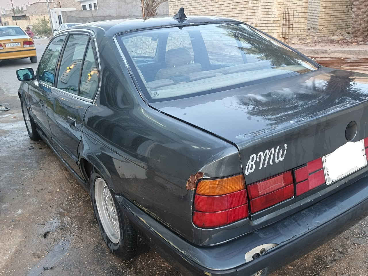 السلام عليكم بي ام 525 اصل موديل90 رقم كربلاء مكانه بكربلاء محرك بلادي مسكر فانوس كير اوتو السياره بيه بعظ النواص يعني مال تعمير السعر37 بيه مجال قليل ***********
