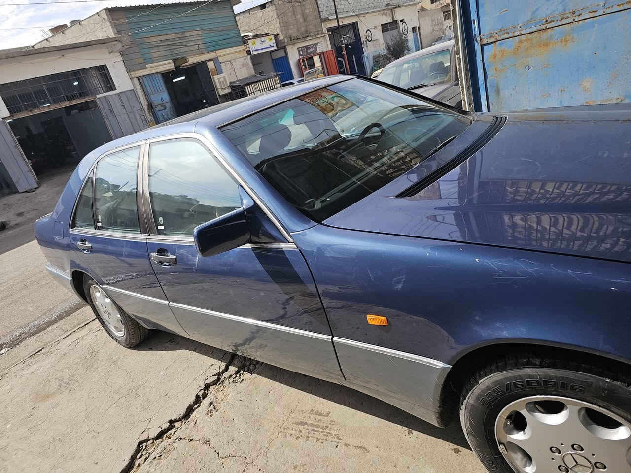 مارسيدس شبح 
320 سته سلندر
موديل1992
فول مواصفات
تفاصيل كامله بالصور
للتواصل واتساب ***********
السعر 85$
