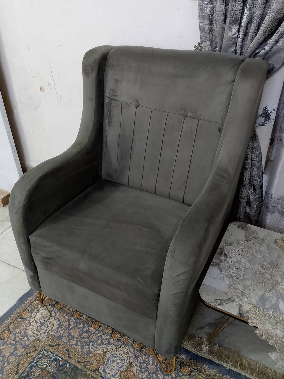 السلام عليكم تخم مستعمل نضيف مابي اي ضرر 8 مقاعد مكاني بغداد الاسكان رقم سعر 200 وبي مجال الهاتف ***********
