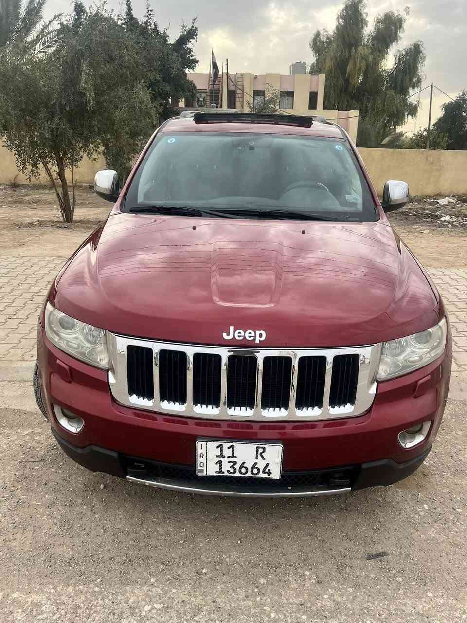 السلام عليكم للبيع جيب لاريدو موديل ٢٠١٣ خليجي لمتددد فول مواصفات ١/١ جديده السياره بغداد اب اسمي السعر ١٩٤ للاستفسار ***********
