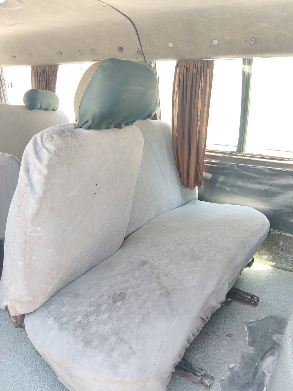 السلام عليكم بريجو للبيع مديل 97 كير مكينه اكسن نضيفات اربع شواصي بيهن بس واحد بي خياس لوراه جهت لعبري السعر 45 وبيها مجال قليل *********** ولكشر كدامك
