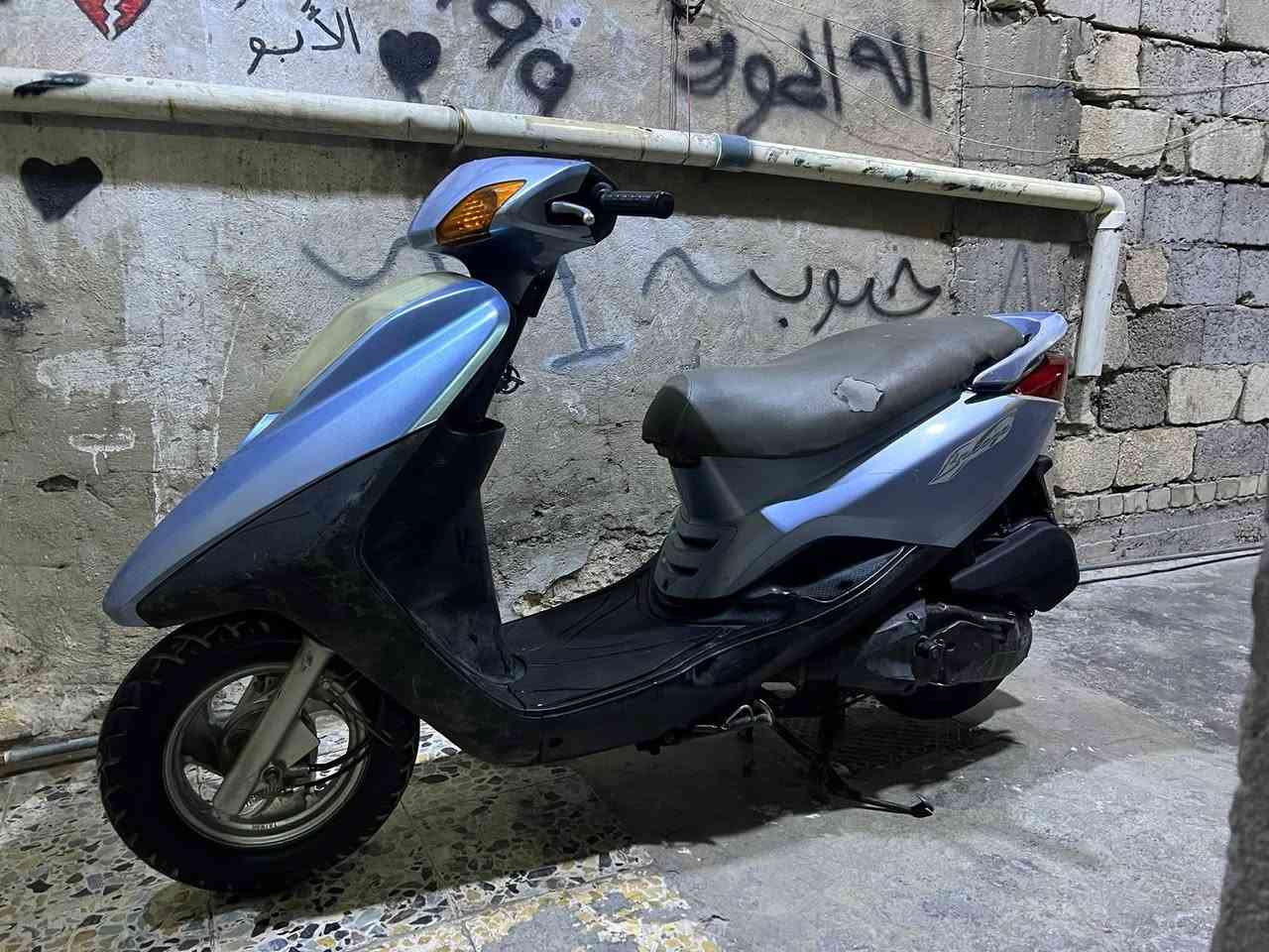 سلام عليكم دراجة بريز الدراجة كايمة بس بيهة معدل حلو والتبخير مو قوي يعني متوسط الدراجة بيهة نقوصات بسيطة  السعر (375) بيهة مجال للطيبين عنوان بغداد البلديات ***********
