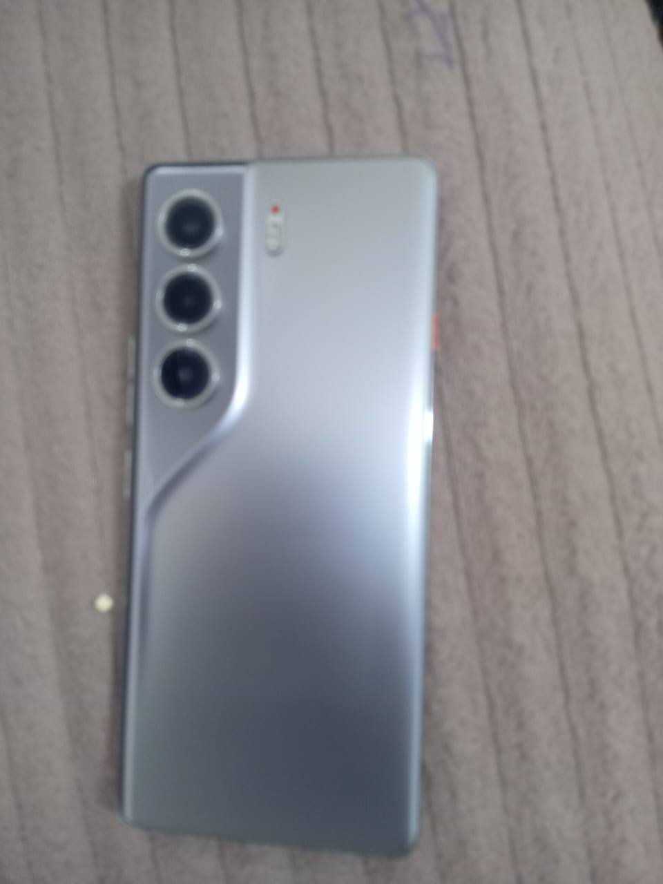 سلام كامون ٤٠ برو جديد قبل شهر أخذته شراي يتفضل واتساب ***********
