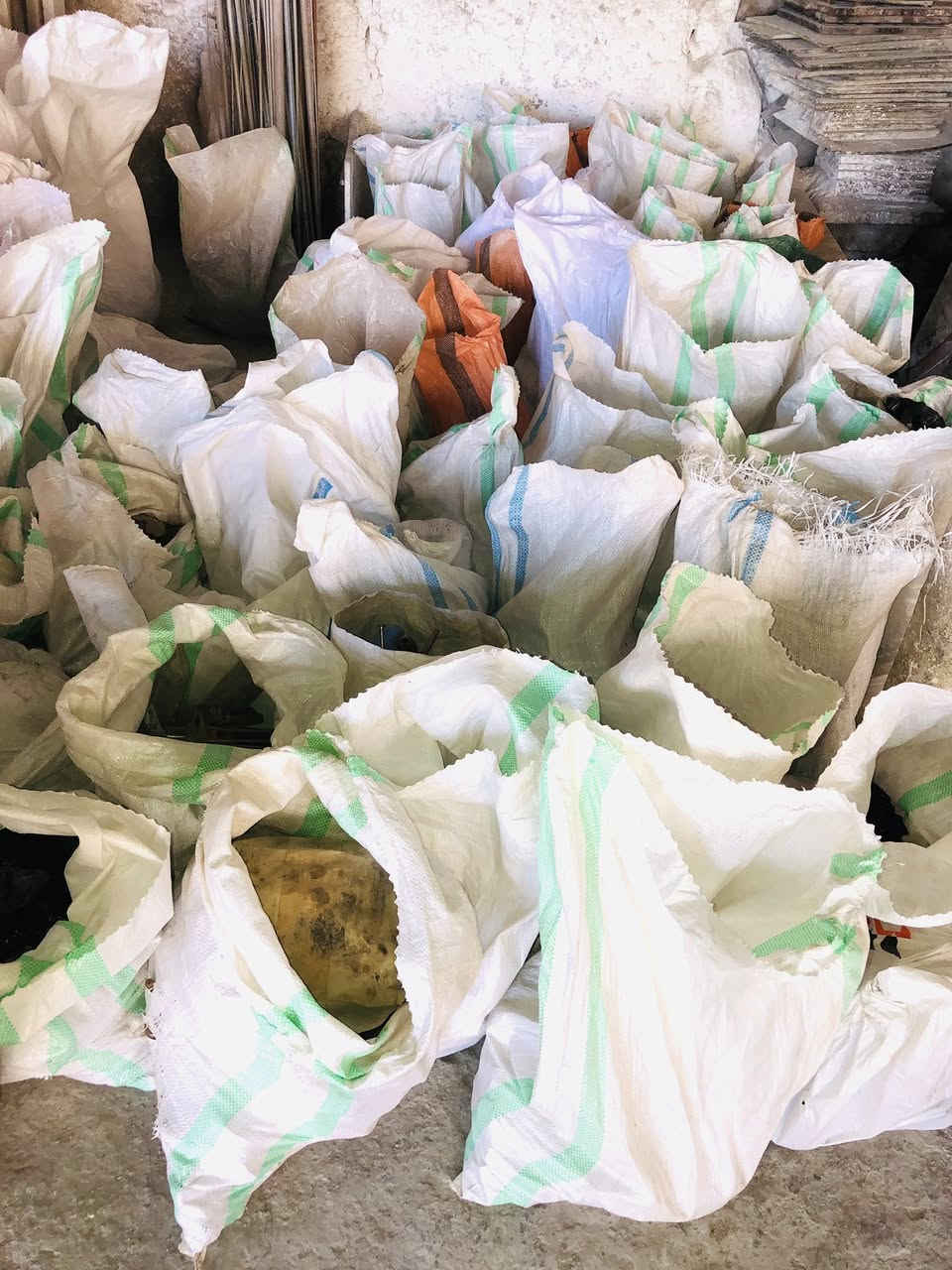 تصفيه محل عالم الواشر والبراغي والصامولات كله اصلي والاكسسوارت
السعر ٧ مكانه نجف الاتصال ***********
