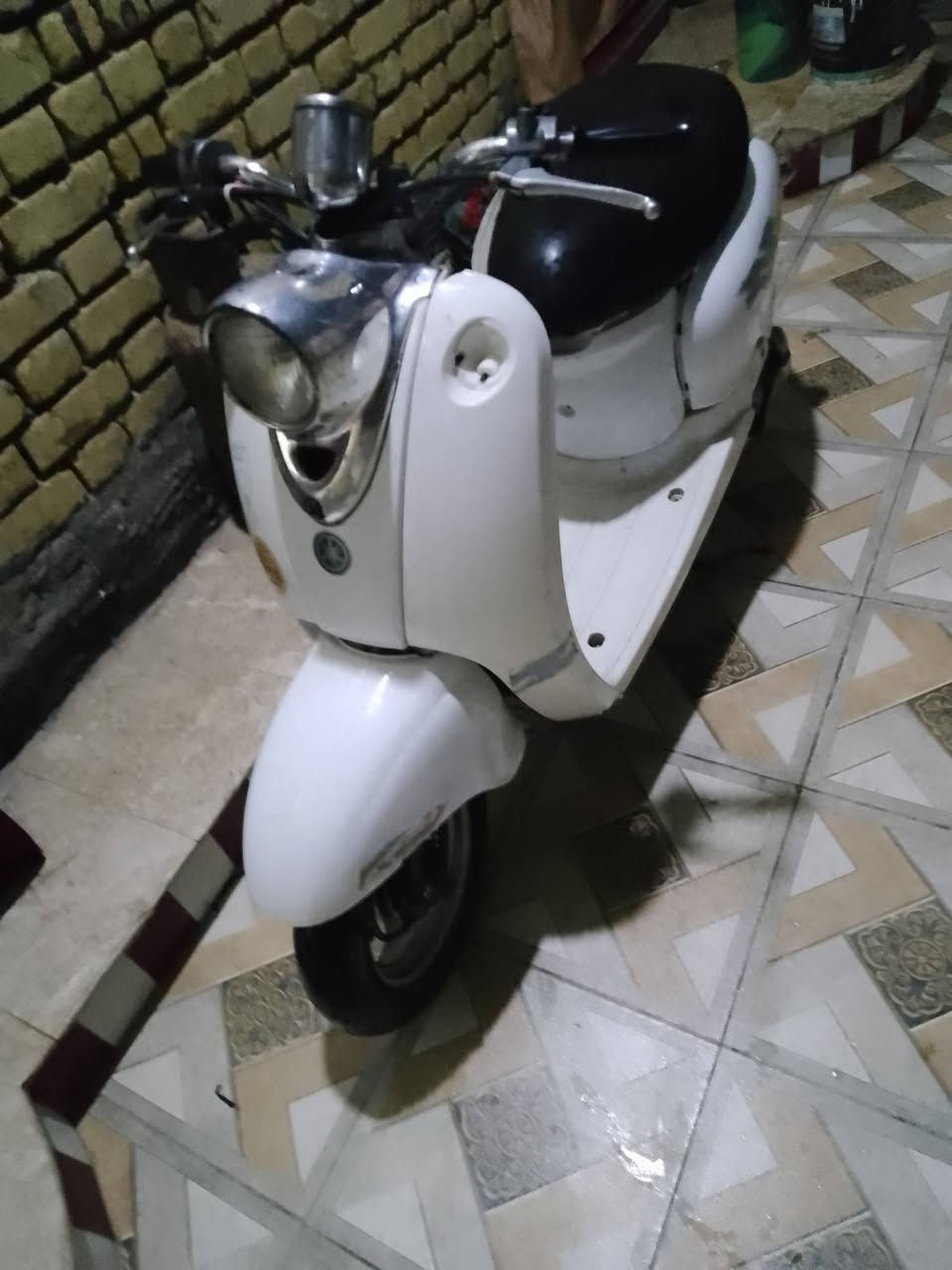 سلام عليكم درجه عبد الحليم
دراجه نضيفه ومكينته خير من الله
شلعتهه حلوه كفرات نضيفه السعر 150 
مكان ناصريه مركز
الرقم ***********
