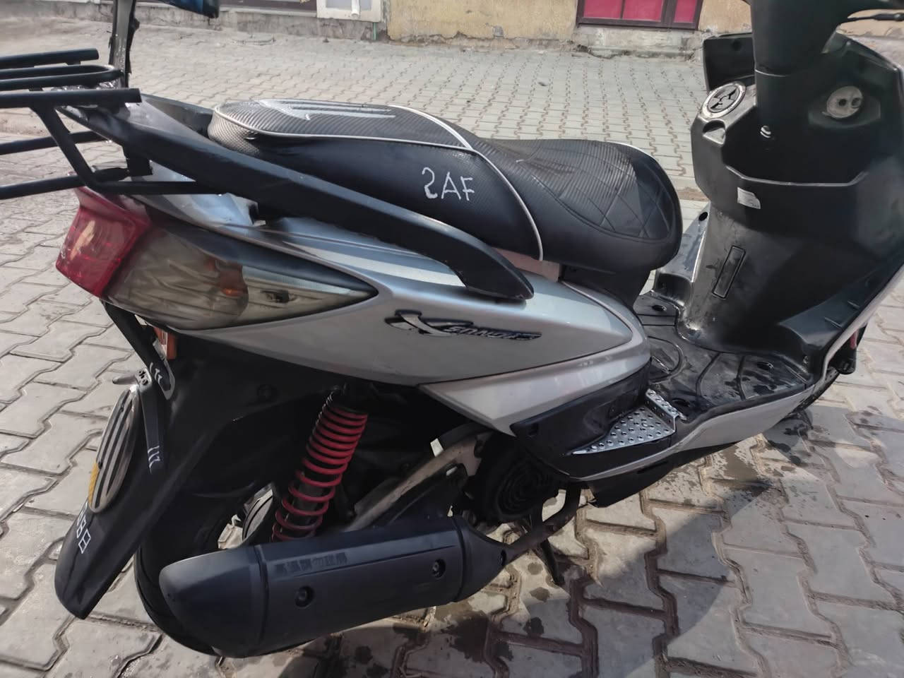 مساء الخير ♥️
دراجة سكنس فحل كابريتر شغاله كامله كهربائيات هندر سلف بكل وكت مجنبزة اي نقص ماكو مجاي اطلع بيها هواي لان اخذت تكتك ف ابيعها والسعر قفل قفل 550 مكاني بغداد الحرية الدور وهذا رقمي ***********
جيب فيتر وتعال افحص
