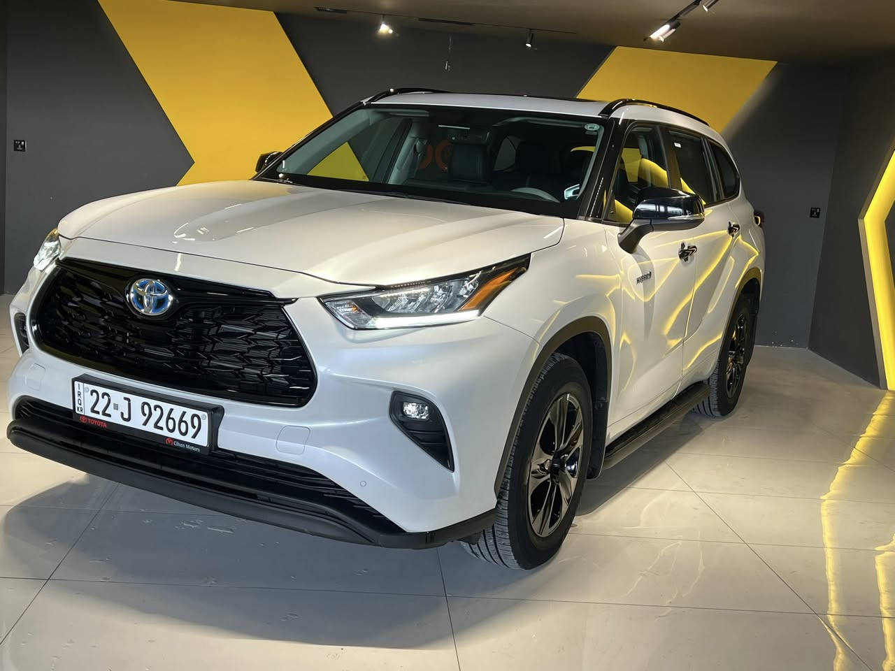 السلام عليكم للبيع هايلاندر2024ضمان شركة جيهان
فول مواصفات 
بلاك بدشن GLE
محرك 2500هايبرد
7راكب
بصمه
كشنات جلدكهربائي
شحن واير ليز
فتحه
مرايه شفط
لدات 
ماشيه 25ألف 
مكفوله عام
PPF كامل
ملاحظة فقط بيع

مكانهاالسليمانيه للاستفسار فقط اتصال ☎️ 
***********
